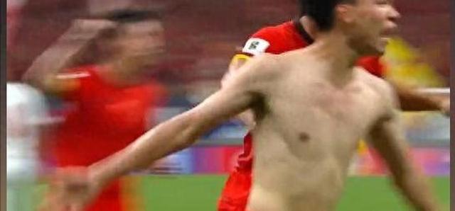 企鹅体育-关于这配合太精彩！国足1-0中国香港，黄政宇破门，东亚杯首球到来了的信息