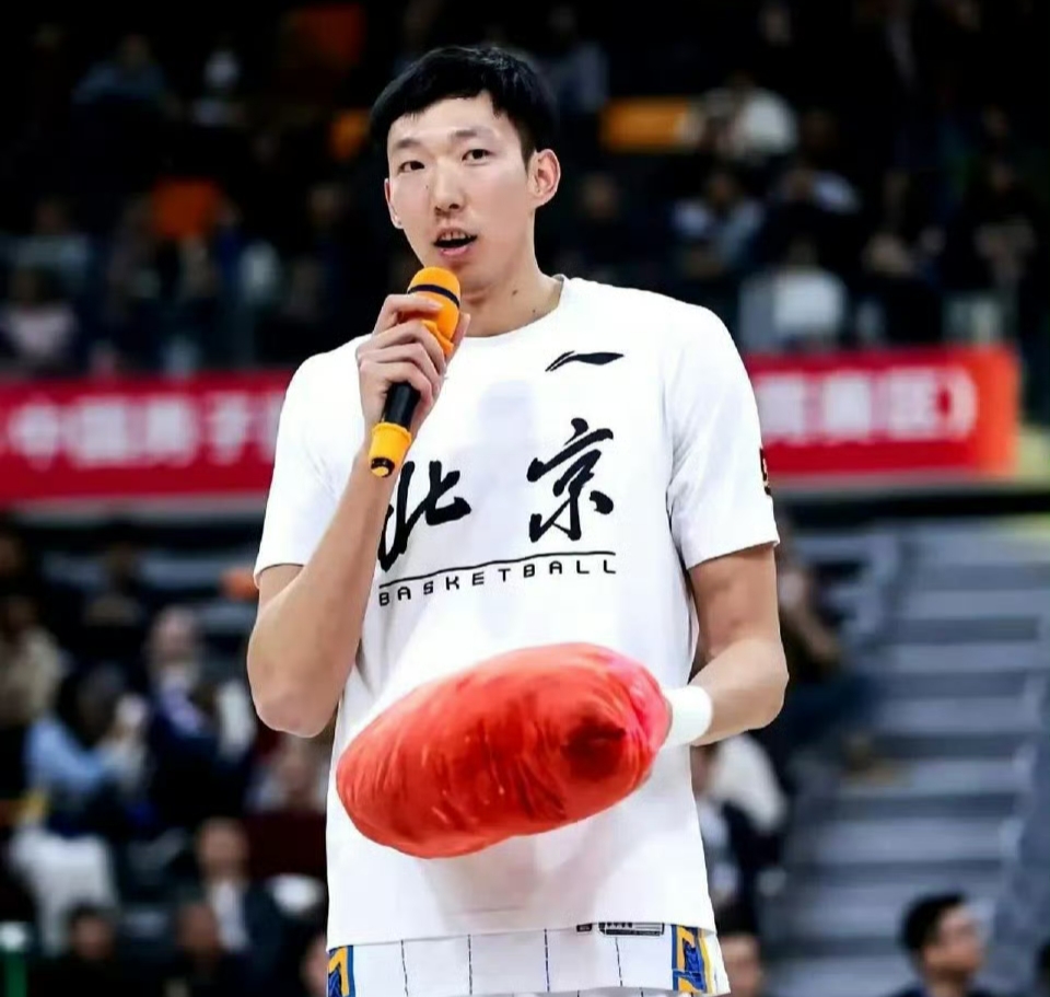 企鹅体育-男篮热身赛回顾：周琦16分9篮板，中国不敌斯洛文尼亚(中国男篮周琦上场)