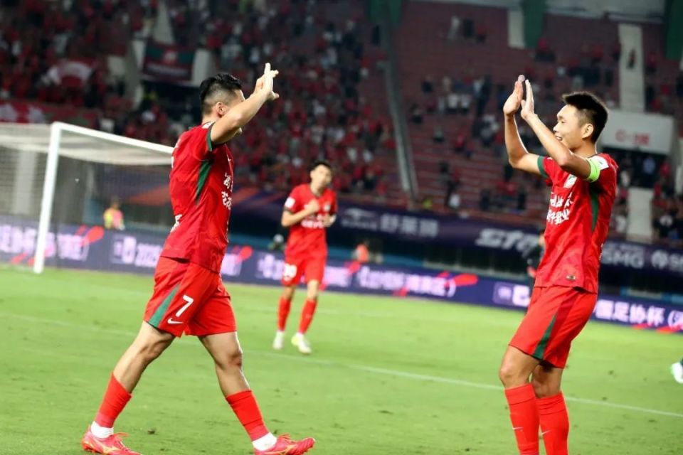 企鹅体育-包含足协杯-王上源钟义浩相互传射河南3-2逆转浙江的词条