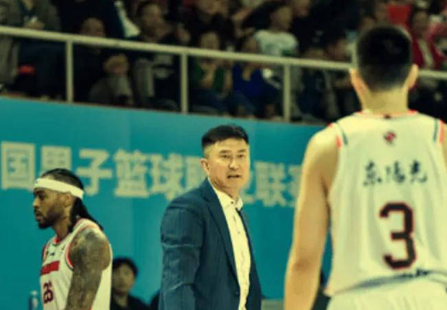 企鹅体育-关于官宣！杜锋亲选卡巴加盟NBL，广东锁定23+17大外援，江苏队优先续约权倒计时的信息