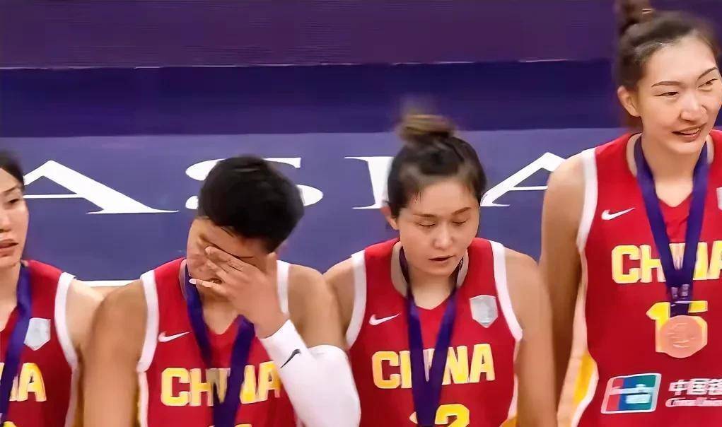 韩国女篮夺得铜牌，表现抢眼(韩国女篮夺得铜牌,表现抢眼吗)