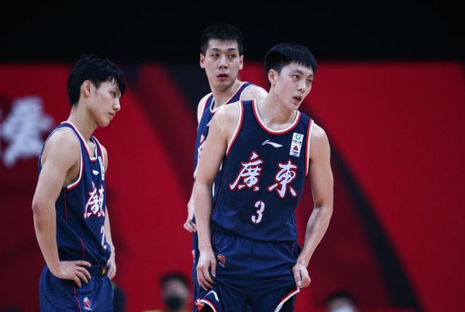 企鹅体育-重庆力克广州，双外援发挥出色的简单介绍